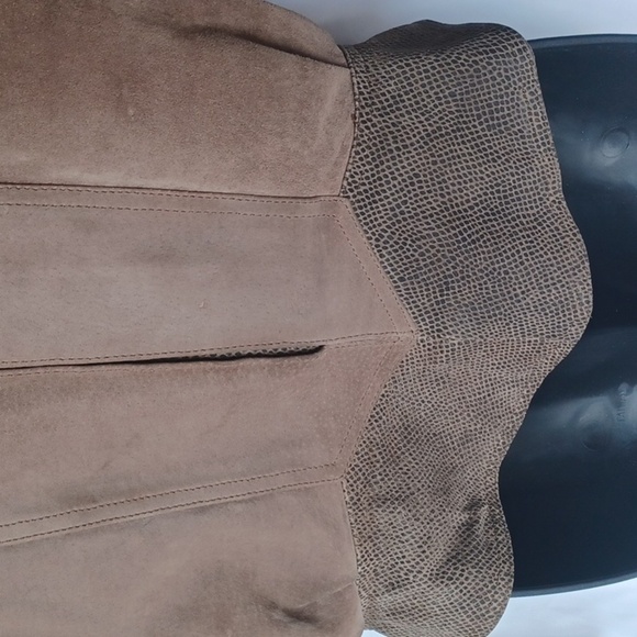 Vintage 80’s Cropped Leather Jacket Tan Suede Size Medium, zip out lining - Picture 6 of 12